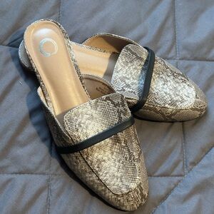 Women's Snakeskin Slip-On Loafers